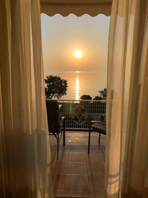 Sea View Apartment With Swimning Pool 梅松吉 外观 照片